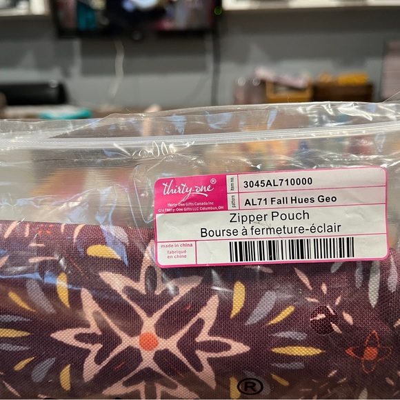 Thirty-One Fall Hues Geo Zipper Pouch - Picture 2 of 6